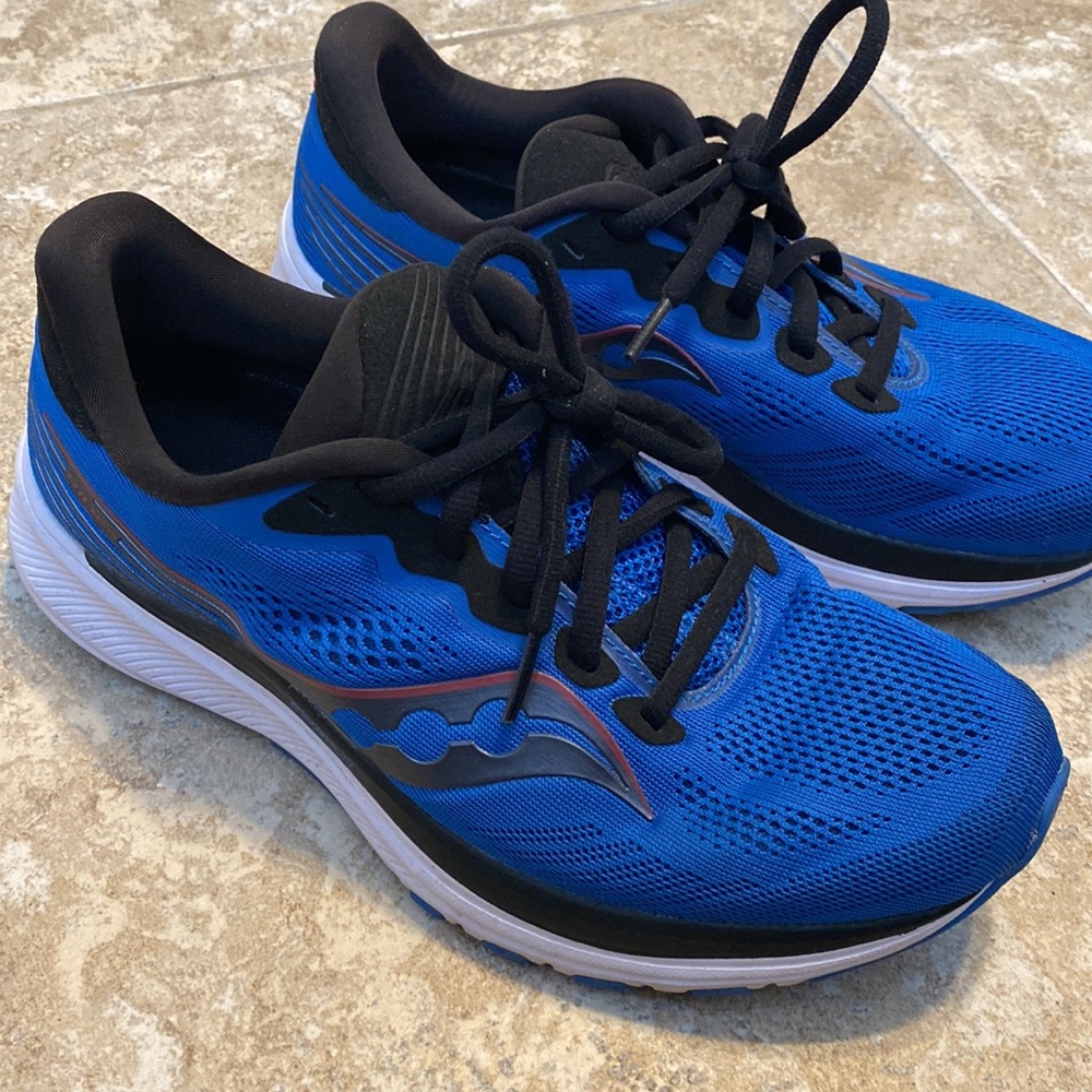 Saucony FormFit - Size 7 Mens / 8.5 Womens